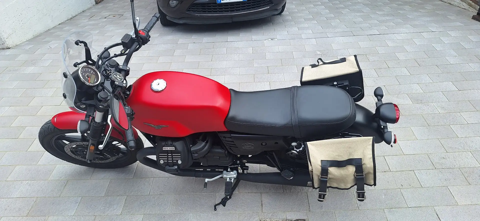 Moto Guzzi V 7 Красный - 1