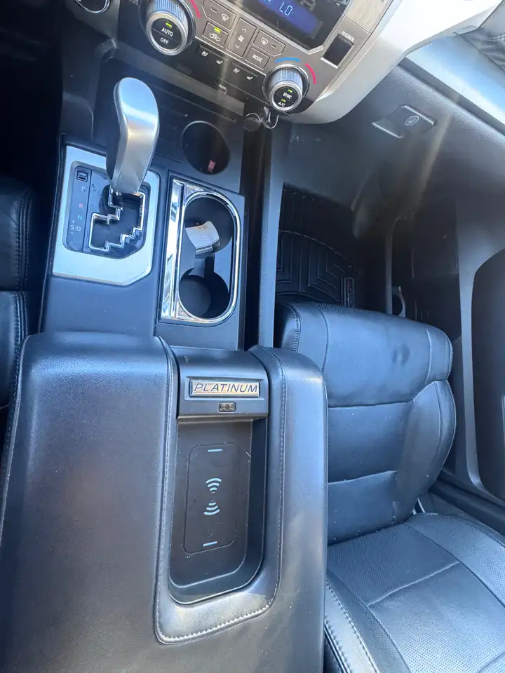 Toyota Tundra снимка Toyota Tundra