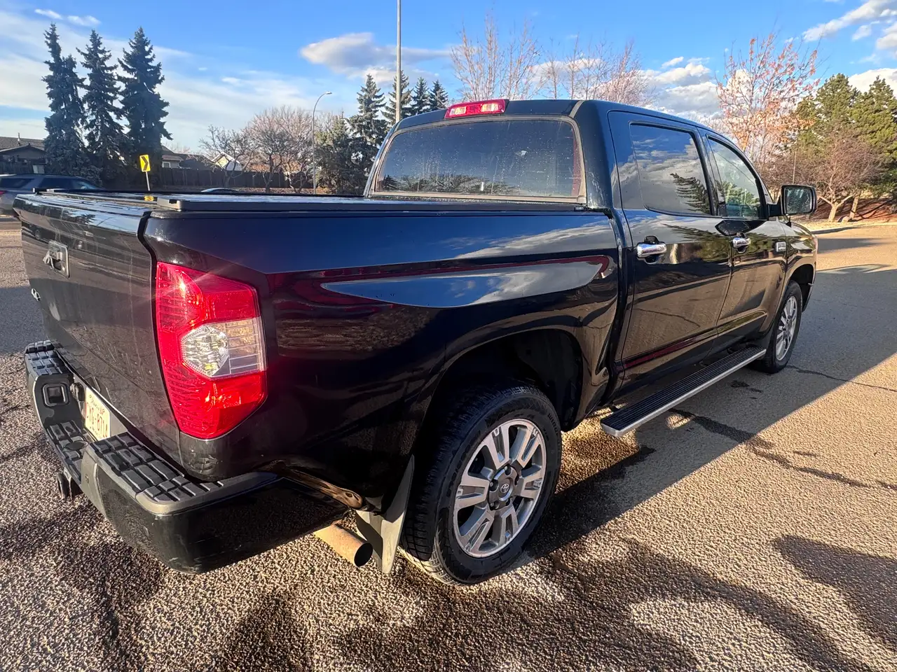 Toyota Tundra снимка Toyota Tundra