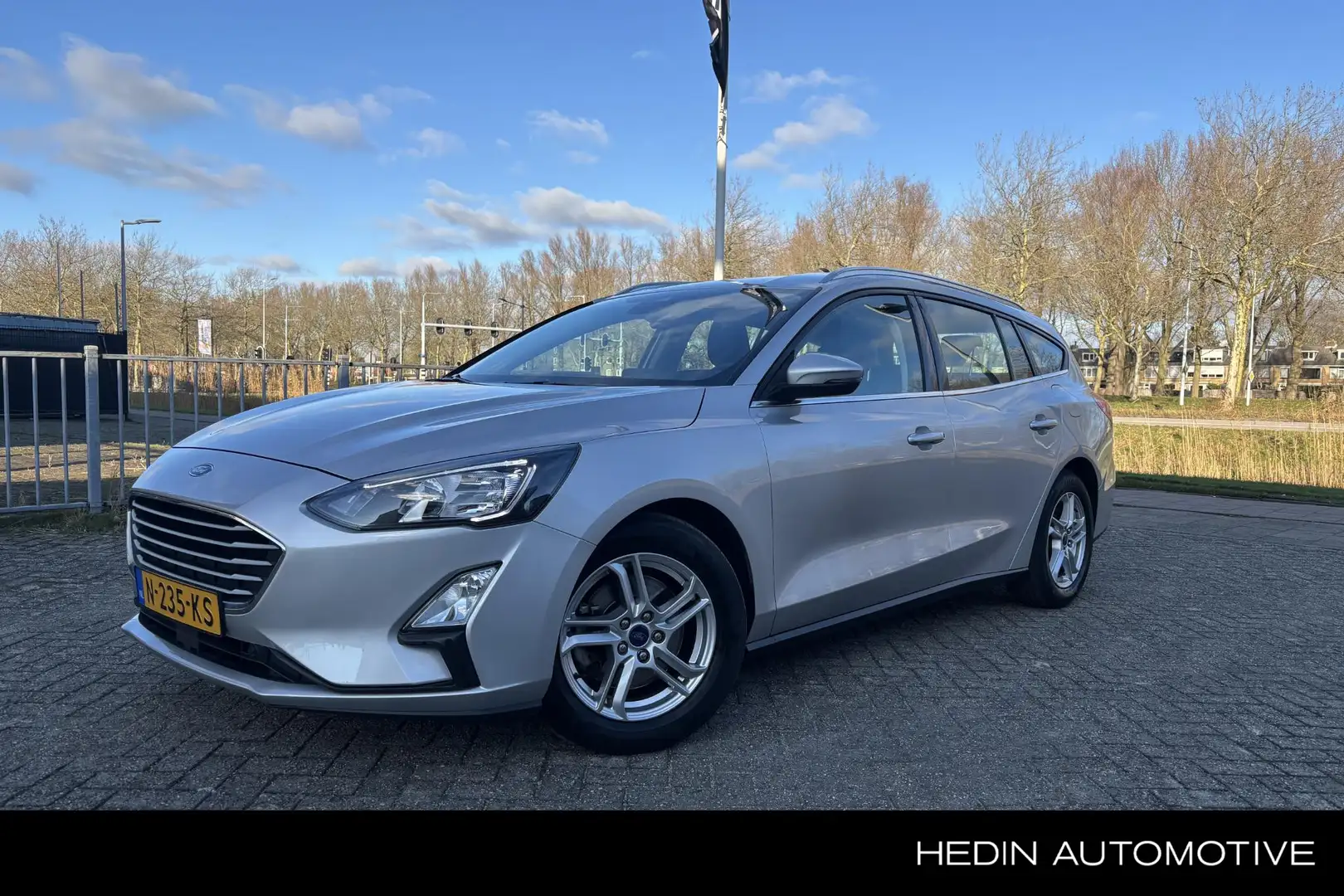 Ford Focus Wagon 1.0 EcoBoost 125PK Hybrid Trend Edition Busi Gris - 1