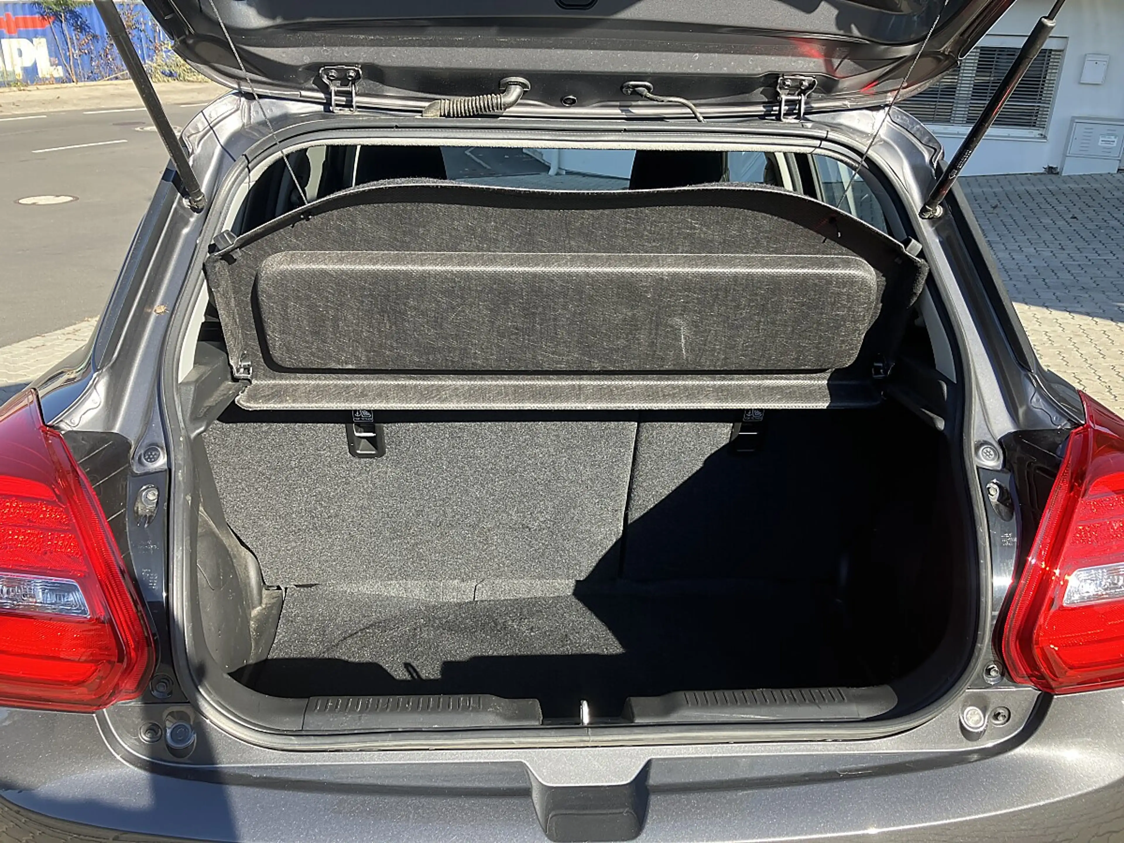 Suzuki Swift 1,2 Hybrid DualJet Clear — photo 6