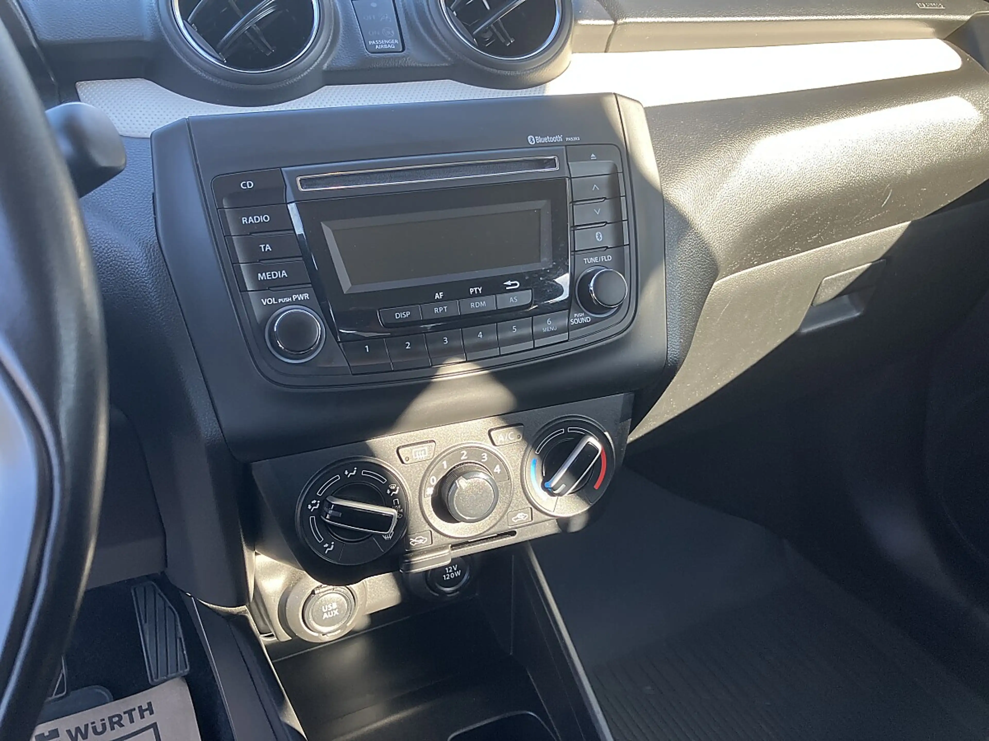 Suzuki Swift 1,2 Hybrid DualJet Clear — photo 10