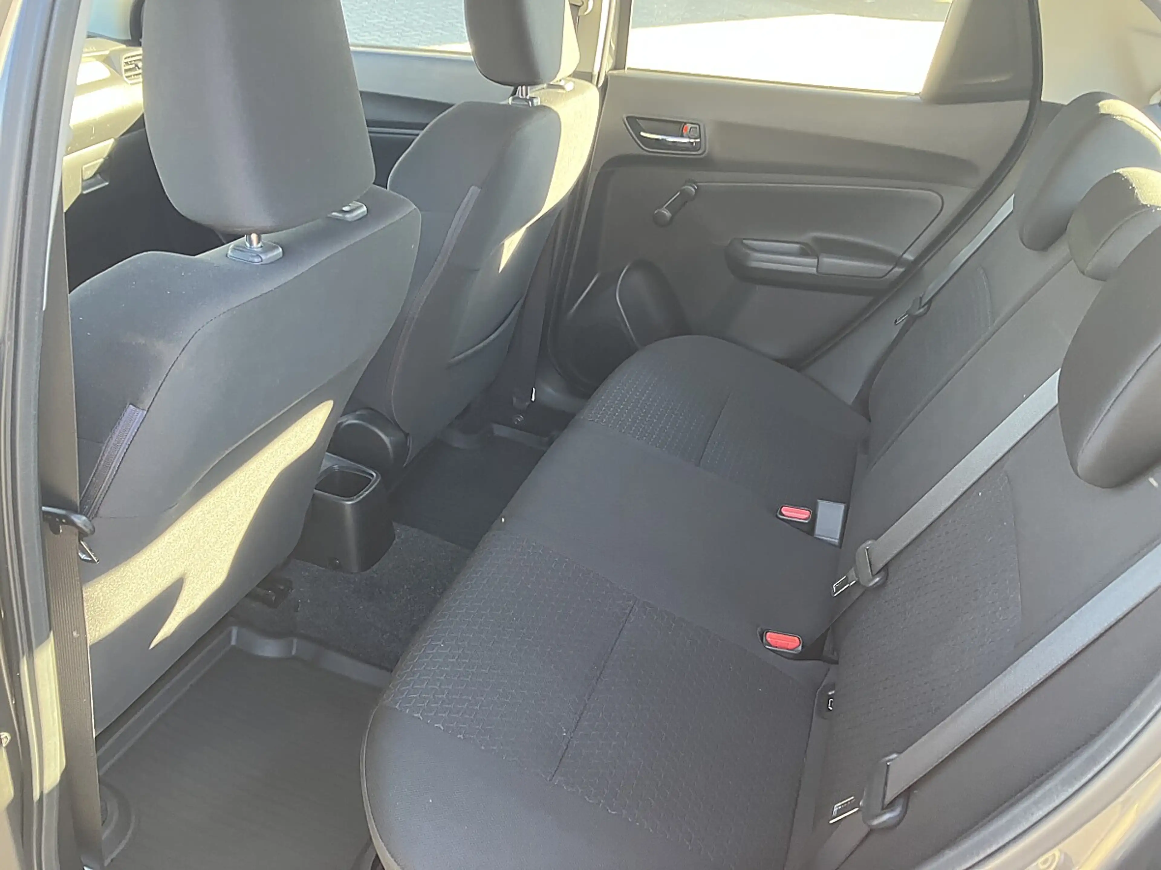 Suzuki Swift 1,2 Hybrid DualJet Clear — photo 13