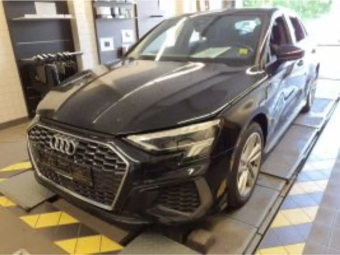 Audi A3 40 TFSI e S line*Navi*LED*Alu*HUD*P Schwarz - 2