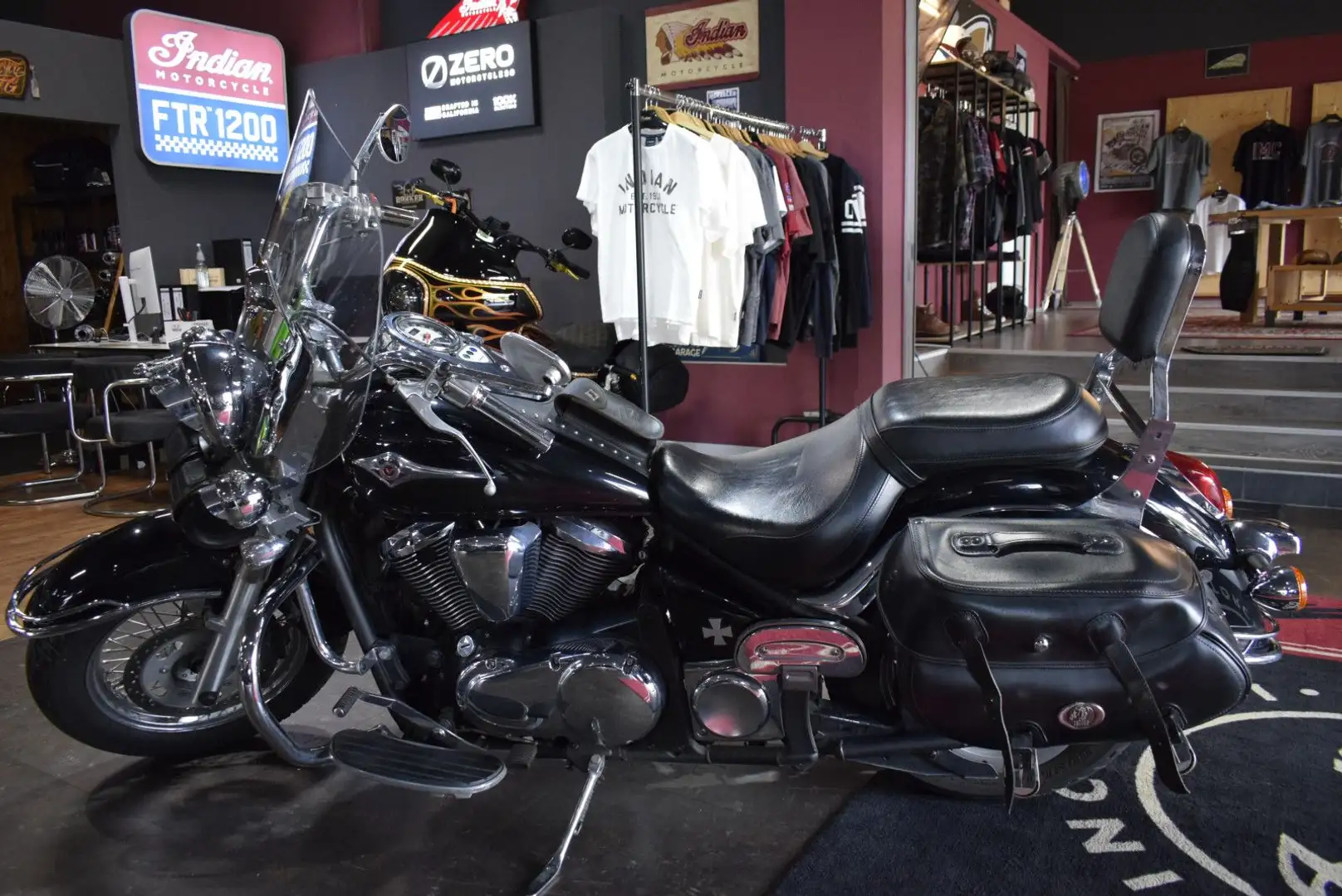 Kawasaki VN 900 Classic Scheibe/Koffer/Sissybar/2Hand Schwarz - 2