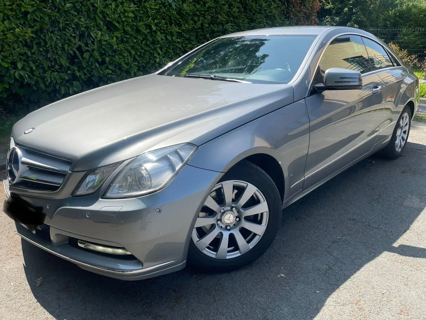 Mercedes-Benz E 220 COUPE CDI BE Elegance Start/Stop Šedá - 1