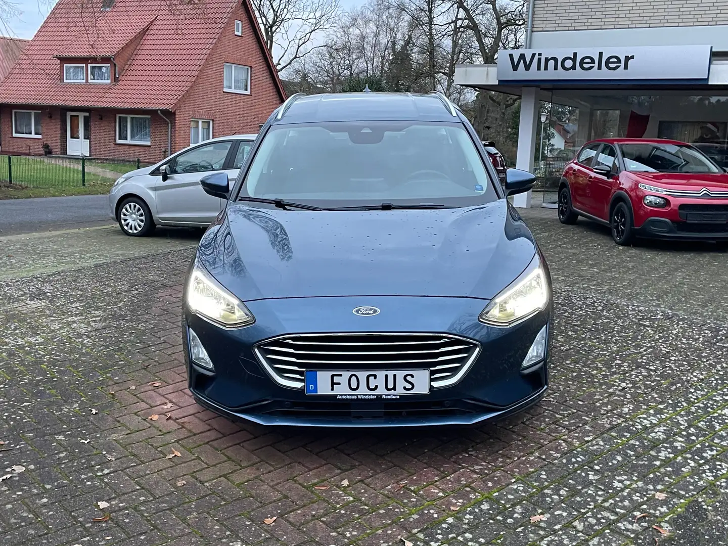 Ford Focus Titanium Winterpaket, Navi, RFK Bleu - 2