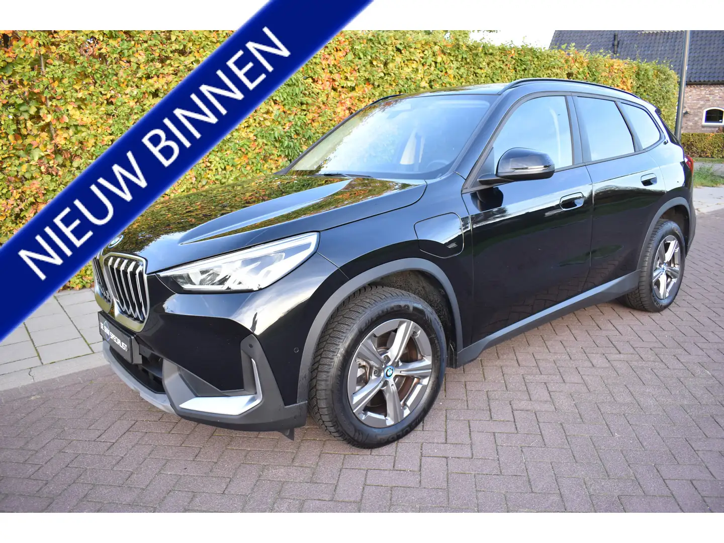 BMW X1 xDrive30e '23 326PK 4WD Sléchts 24dkm NIEUWSTAAT! Grijs - 1