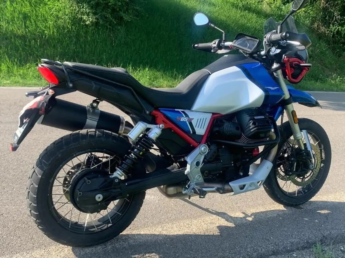 Moto Guzzi V 85 TT Blu/Azzurro - 2