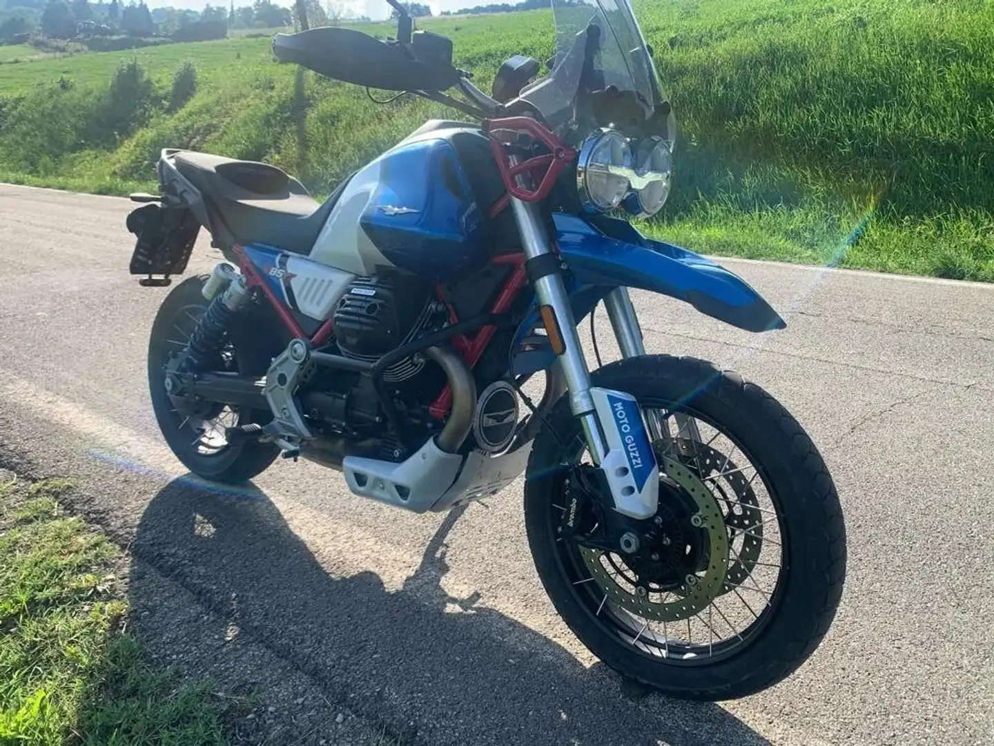 Moto Guzzi V 85 TT Blu/Azzurro - 1