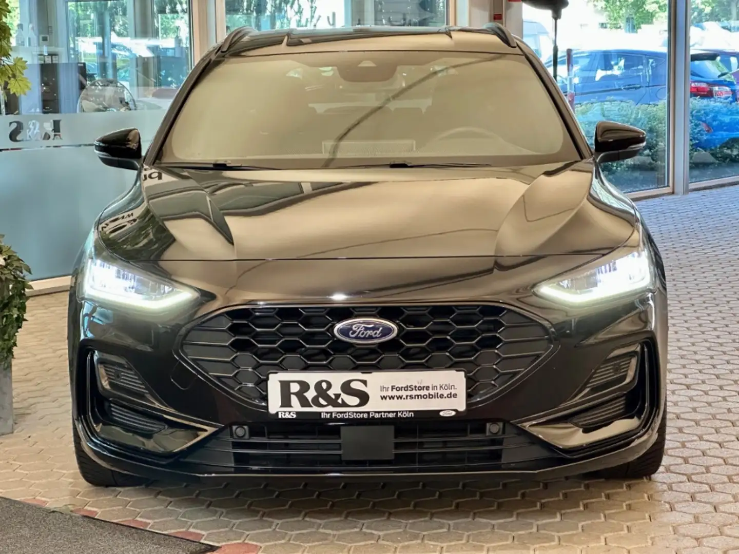 Ford Focus Turnier ST-Line X+AHK+Navi+Kamera+Key-Free Schwarz - 2