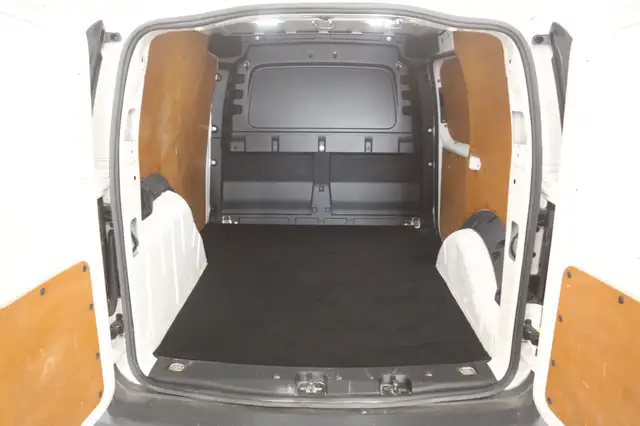 Volkswagen Caddy view 3