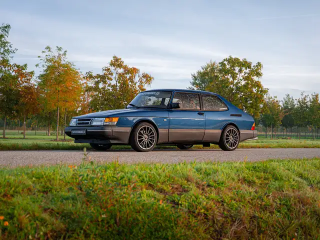 Saab 900