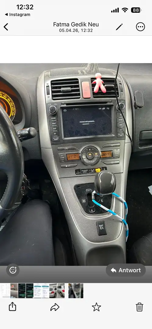 Toyota Auris Silber - 1