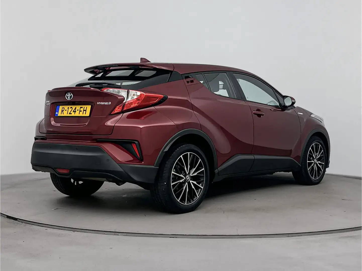 Toyota C-HR 1.8 Hybrid Dynamic | Navigatie | Lichtmetalen Velg Rouge - 2