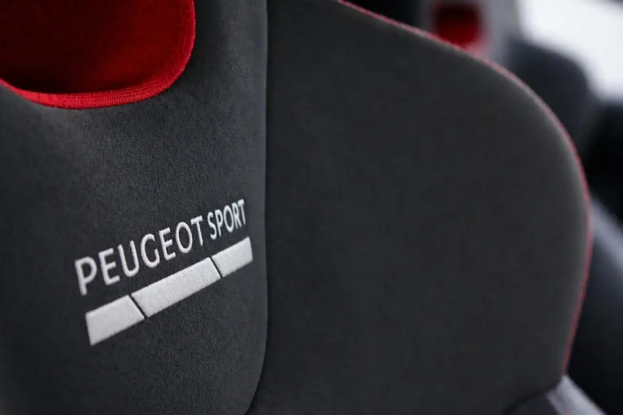 Peugeot 208 208 — photo 15