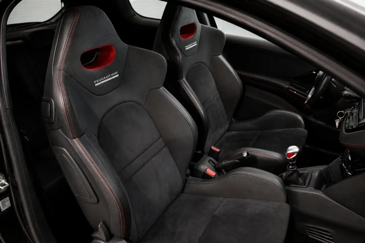 Peugeot 208 208 — photo 14