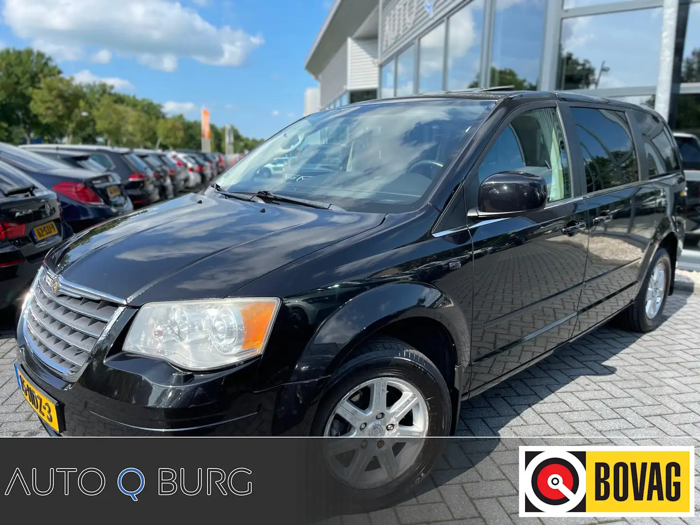 Chrysler Grand Voyager 3.8 V6 Touring | 7 Persoons | Automaat | TV's | Du Zwart - 2