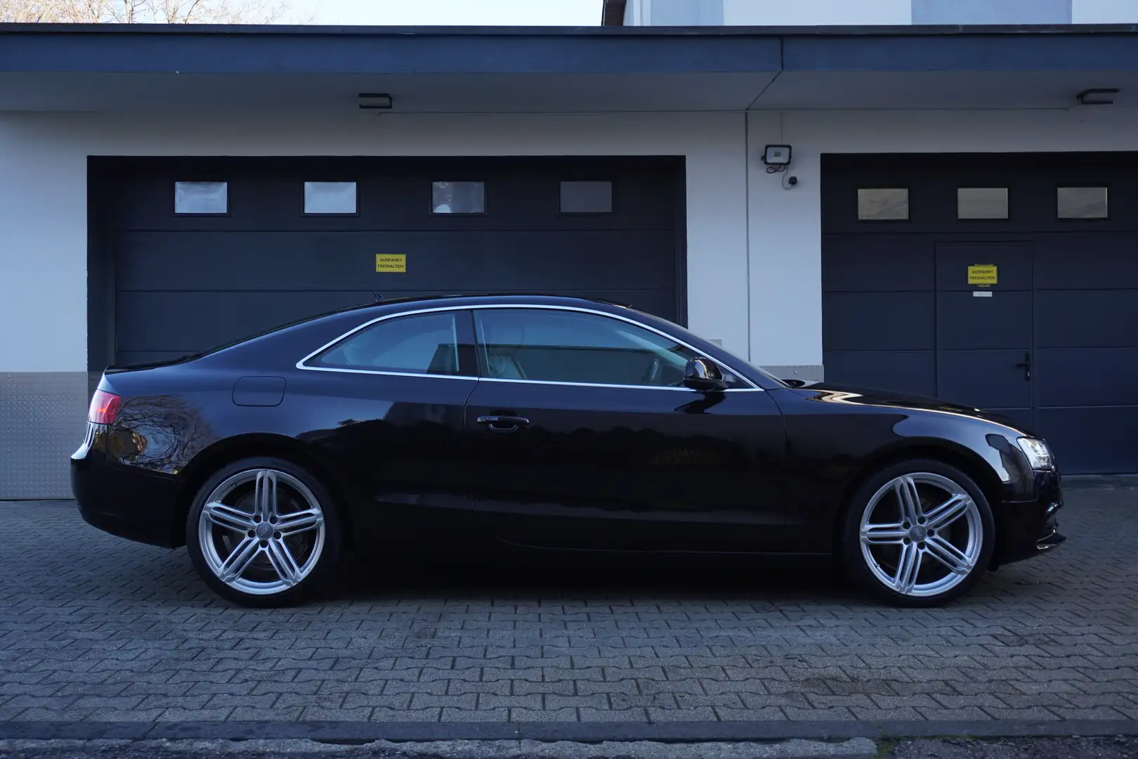 Audi A5 Coupe 1.8 TFSI Aut. KLIMA+NAVI+PDC+XENON+ALU+TEMPO Schwarz - 2