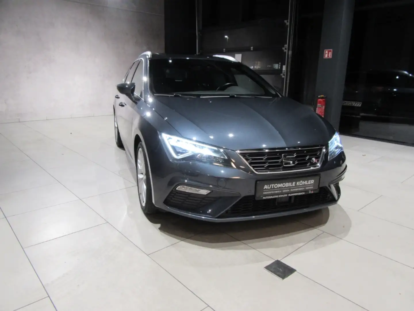SEAT Leon ST FR 1,5 TSI ACT 110 KW (150 PS) 7 GANG DSG Grijs - 2