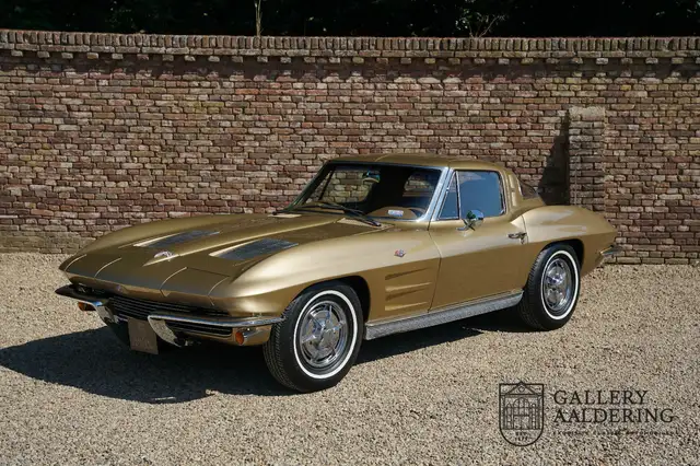 Corvette Stingray C2 Split Window Body-off restored and mechanically