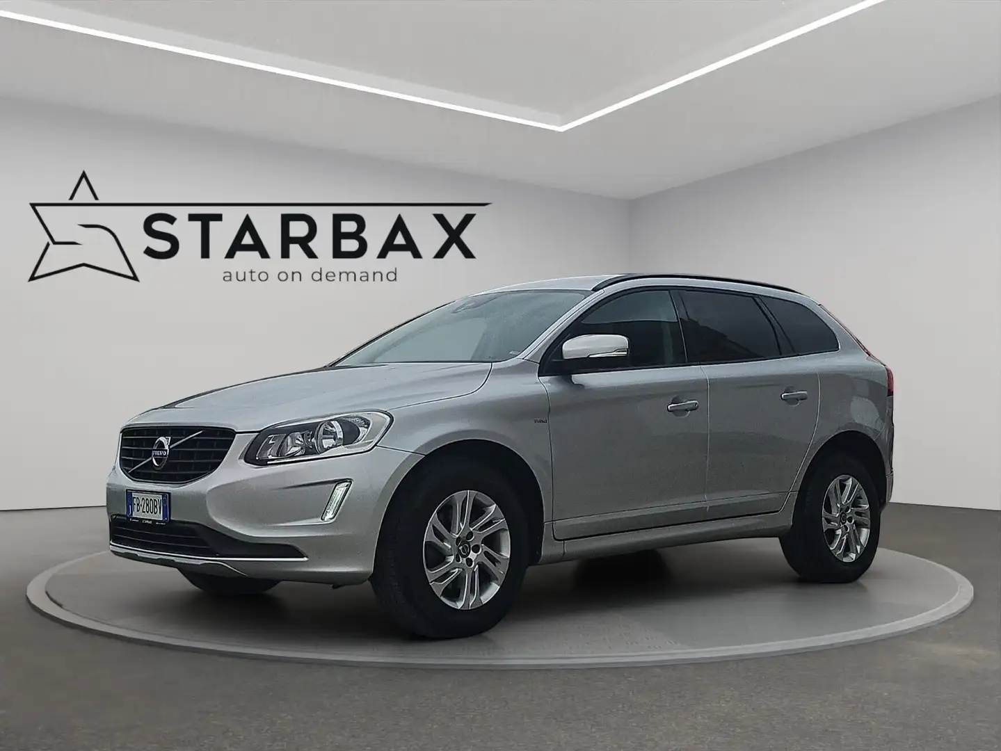Volvo XC60 D3 FWD 150CV Momentum AUTO NAVI Zilver - 2