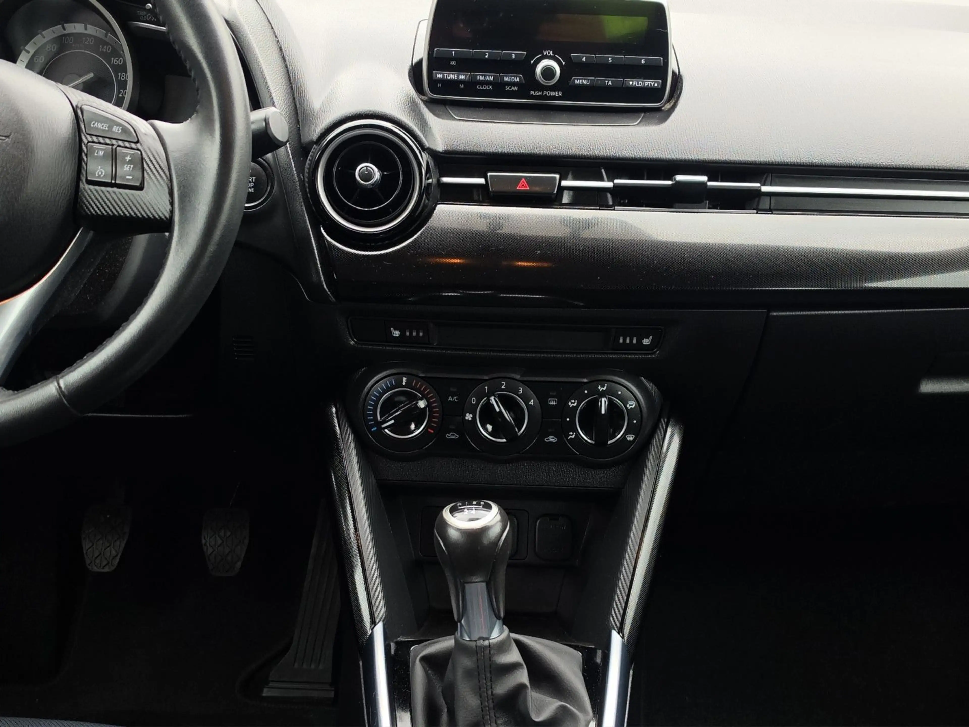Mazda 2 Lim. Center-Line AUS 1.HAND NUR 23 TSD. KM — photo 14