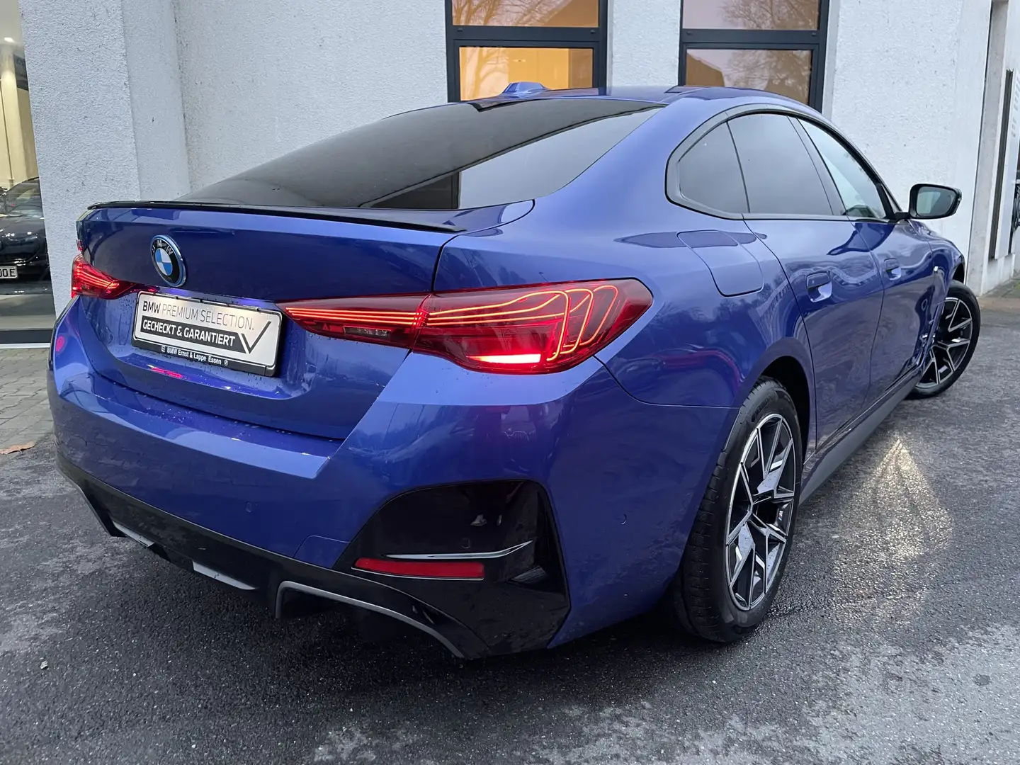 BMW i4 eDrive40 M Sport Pro || AHK 360° DriviAssProf Blau - 2