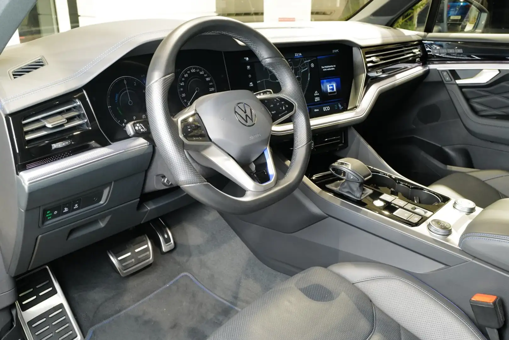 Volkswagen Touareg R 4Motion eHybrid LEDMatrix Navi Pano AHK AreaV... Blau - 2