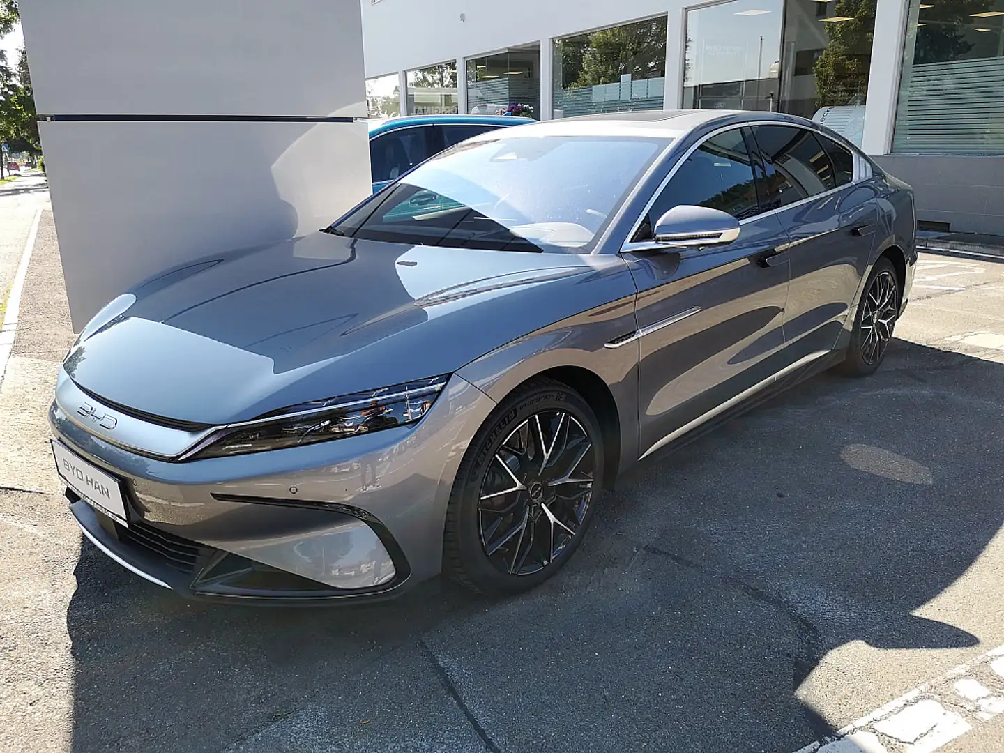 BYD Han 85,4 kWh Executive Gri - 1
