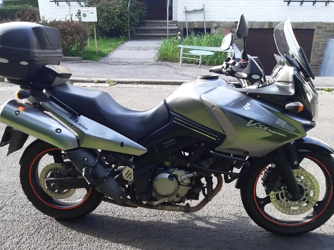 Suzuki V-Strom 650 Explorer