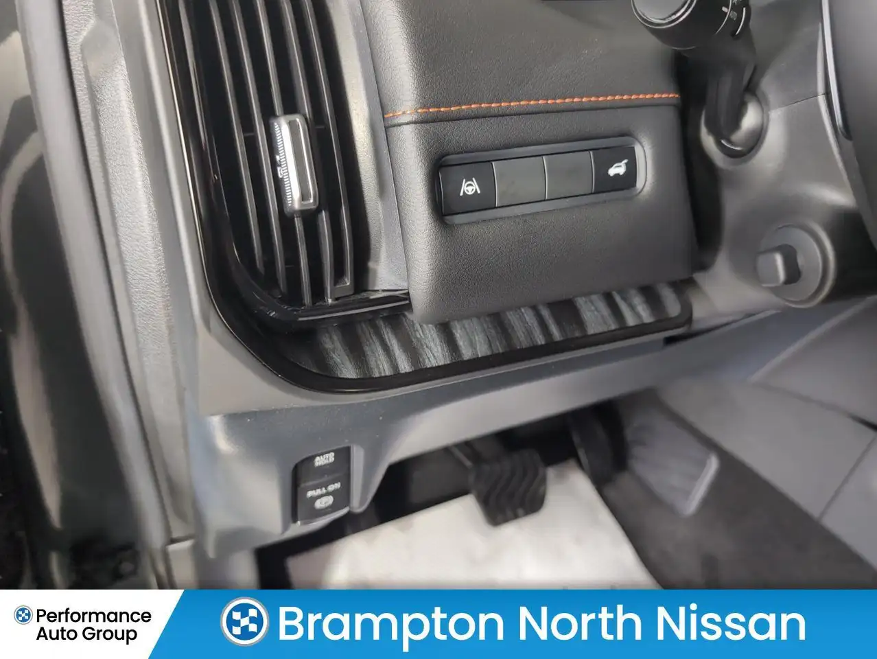 Nissan Armada снимка Nissan Armada