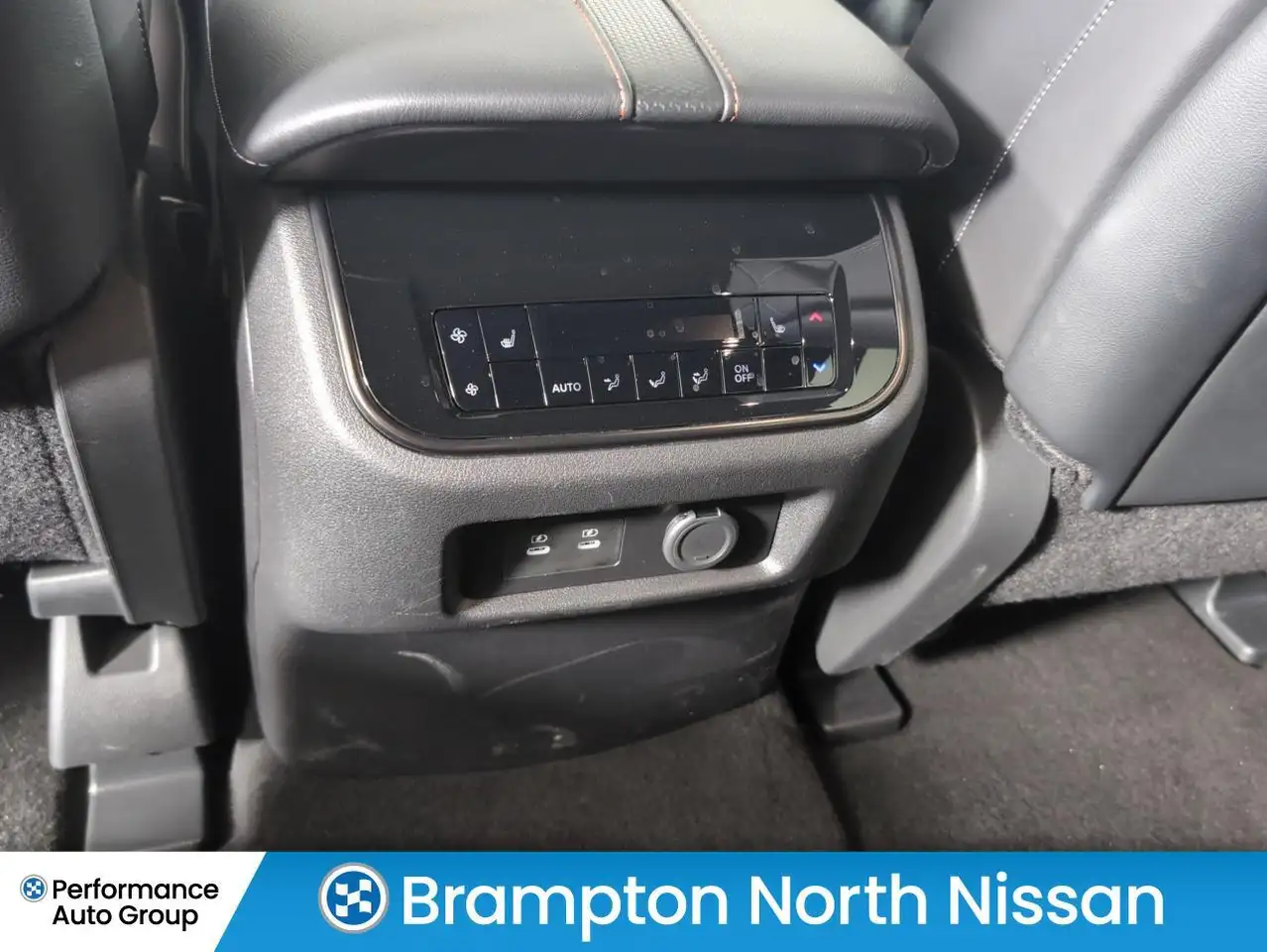 Nissan Armada снимка Nissan Armada
