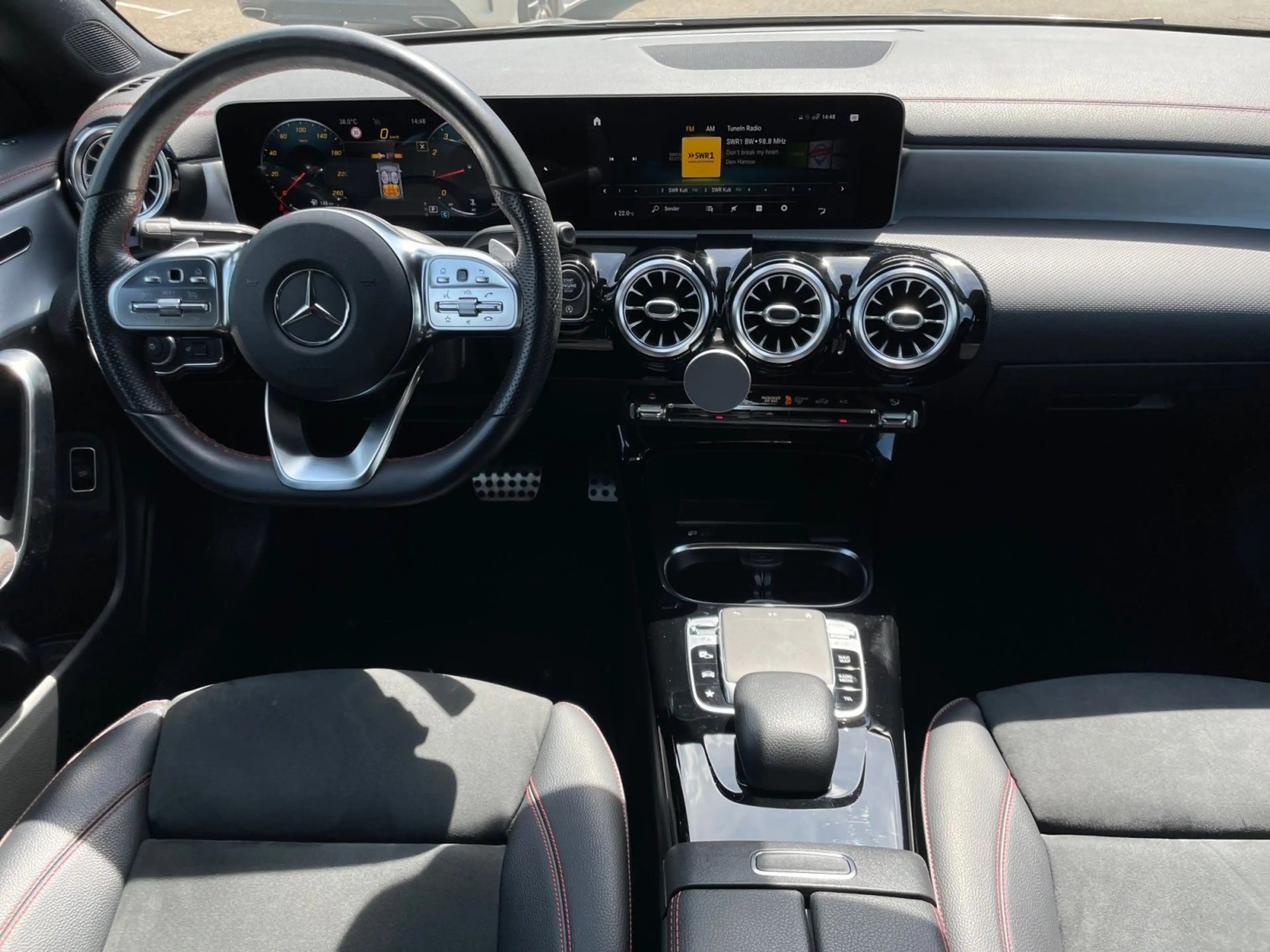 Mercedes-Benz CLA 220 AMG-Line AHK Kamera LED Navi — photo 8
