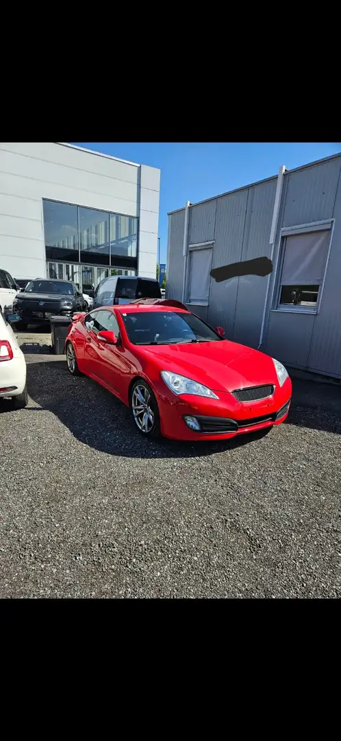 Hyundai Genesis Rot - 1