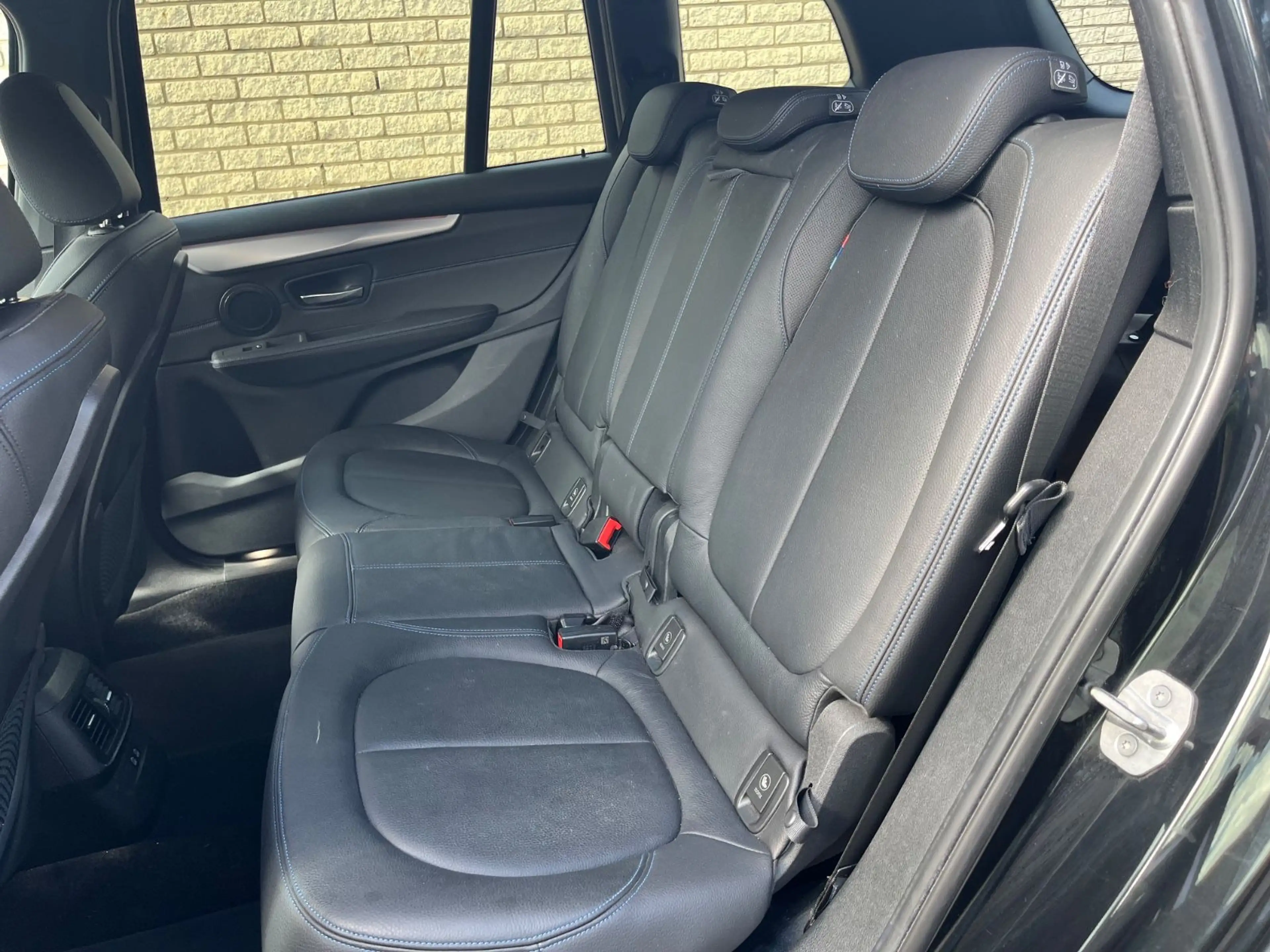 BMW 220 d Gran Tourer Aut M SPORTPAKET LED NAVI ACC — photo 12