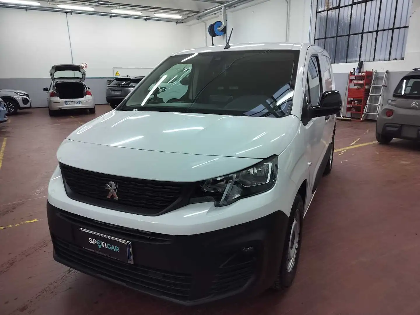 Peugeot Partner elettrico 136 CV PL Furgone Premium Bianco - 2
