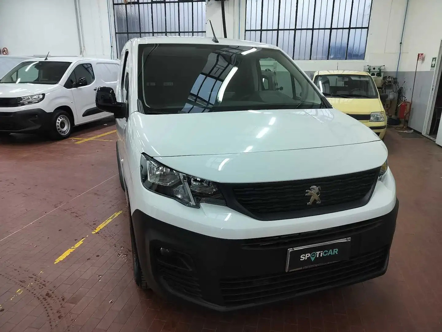 Peugeot Partner elettrico 136 CV PL Furgone Premium Bianco - 1