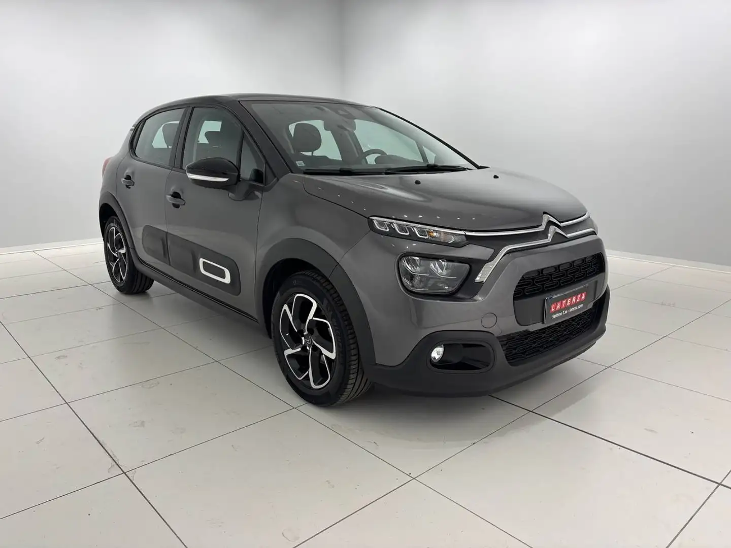 Citroen C3 1.2 PureTech Shine Grigio - 1