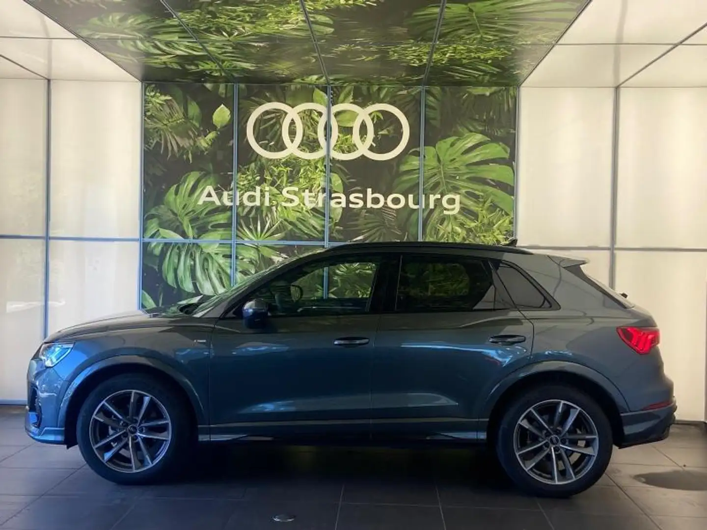 Audi Q3 35 TFSI 150ch S line S tronic 7 Gris - 2