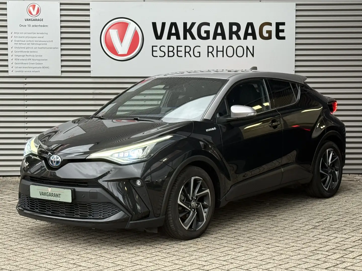 Toyota C-HR 2.0 Hybrid Bi-Tone NAVI/CAMERA,JBL Zwart - 1