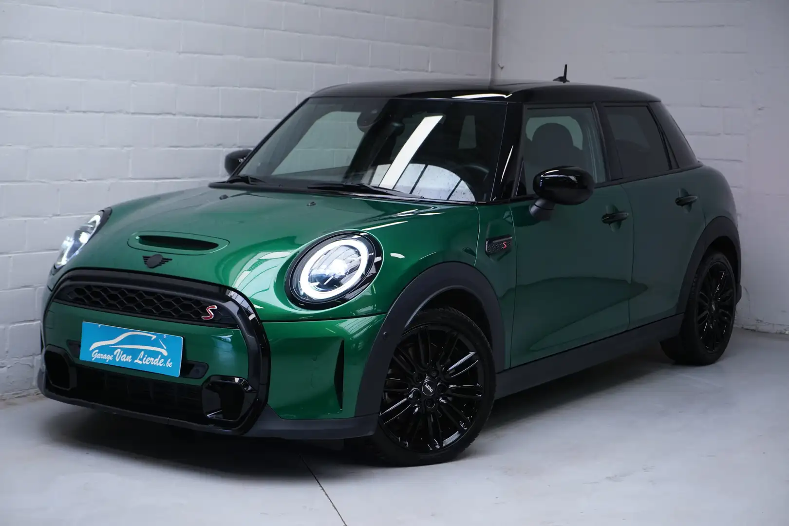 MINI Cooper S Aut. Essential Trim - Apple Carplay-Pano schuifdak Groen - 1