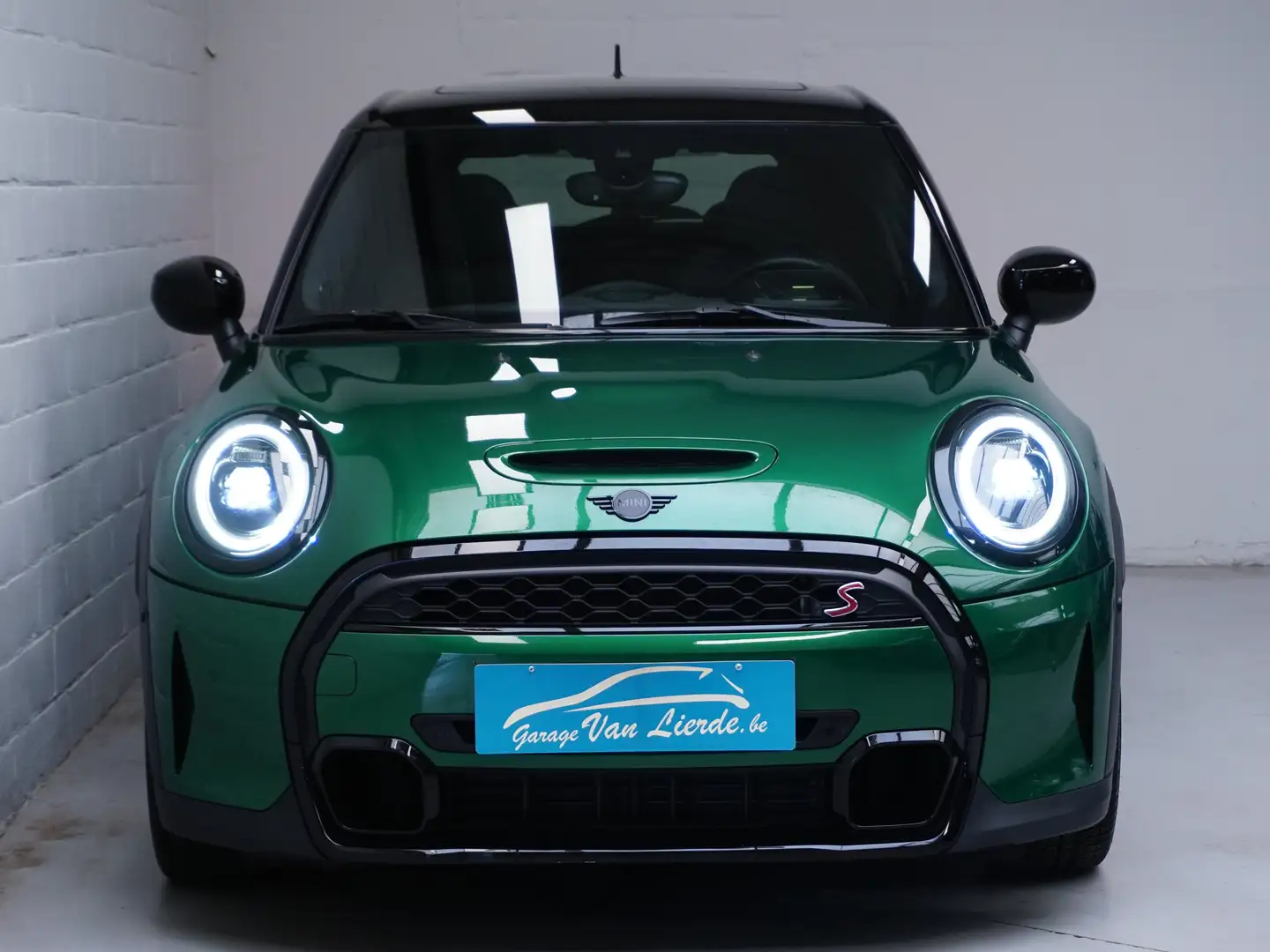 MINI Cooper S Aut. Essential Trim - Apple Carplay-Pano schuifdak Groen - 2