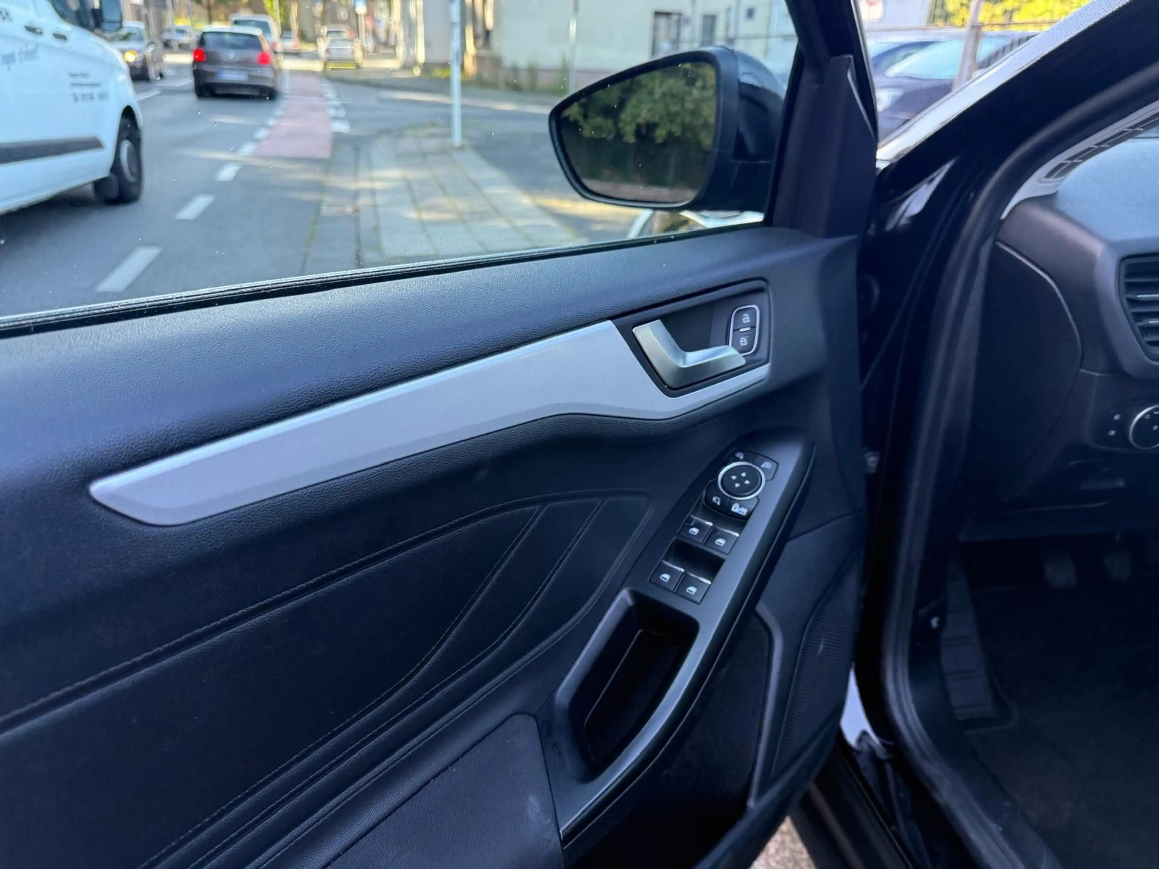 Ford Focus Turnier Cool & Connect — photo 10