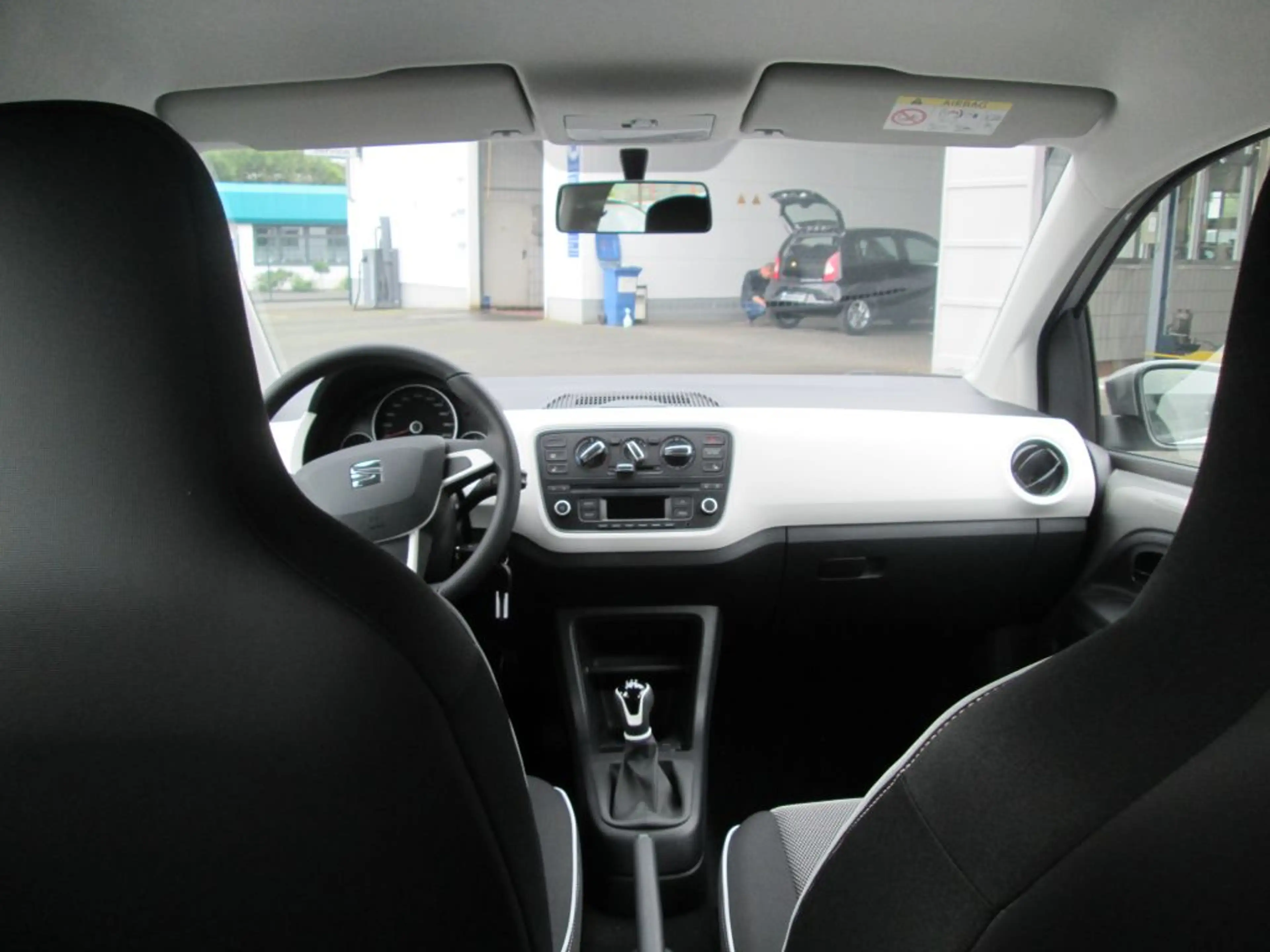 SEAT Mii 1.0 Chic — photo 13