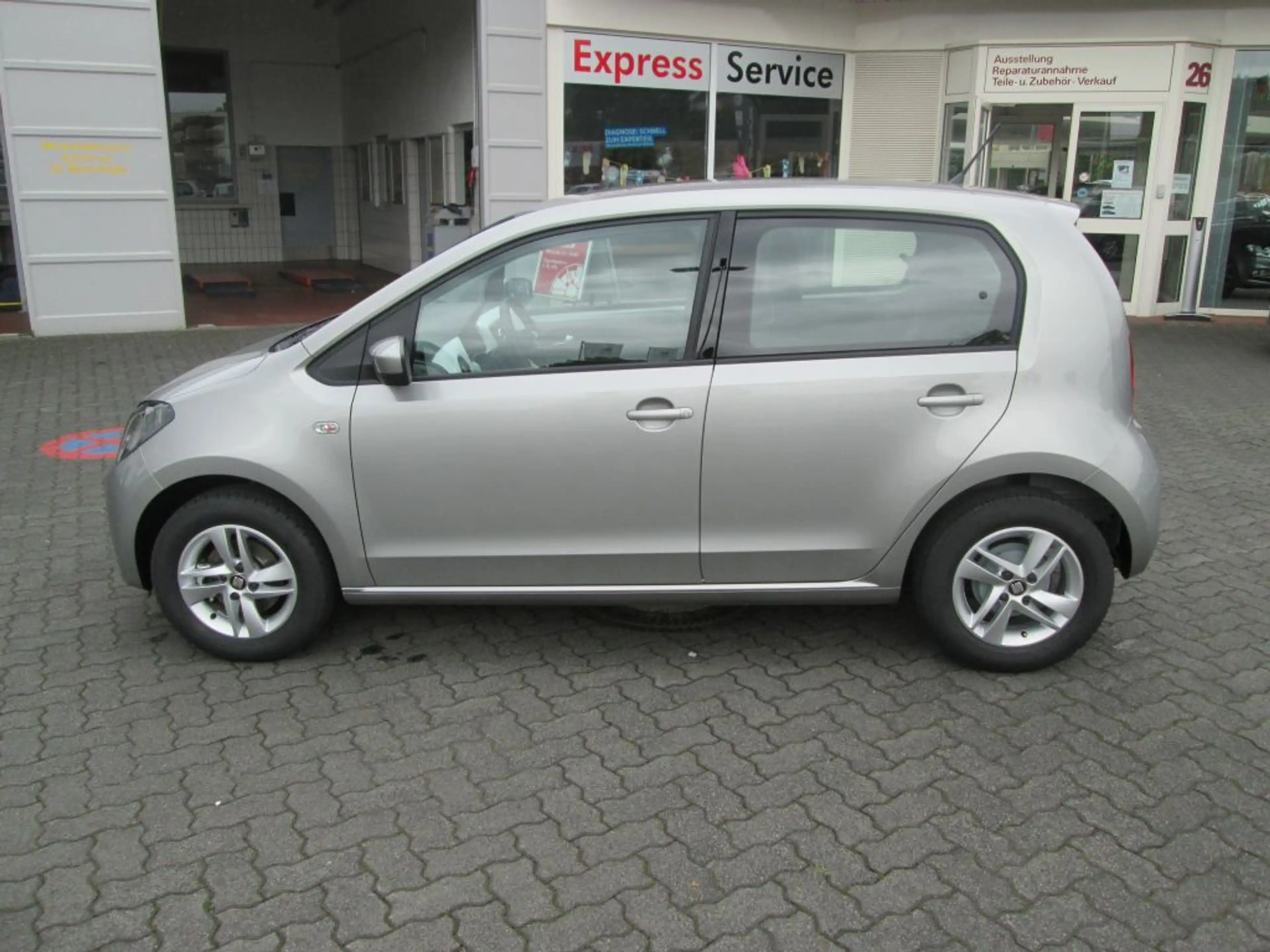SEAT Mii 1.0 Chic — photo 8