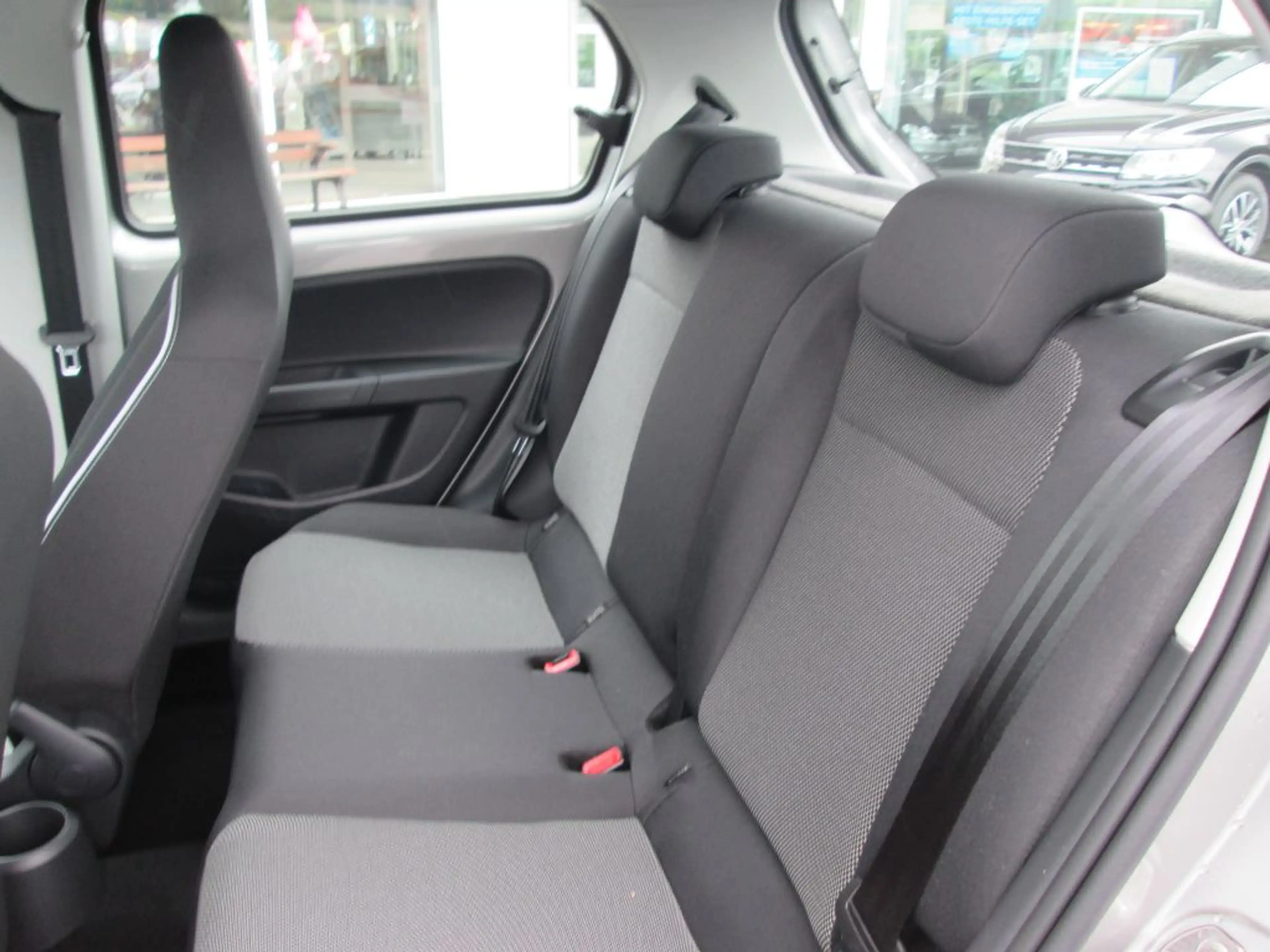 SEAT Mii 1.0 Chic — photo 11