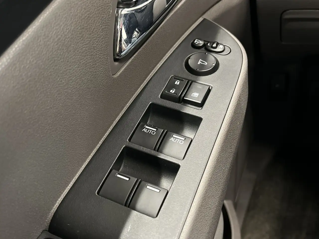 Honda Odyssey снимка Honda Odyssey