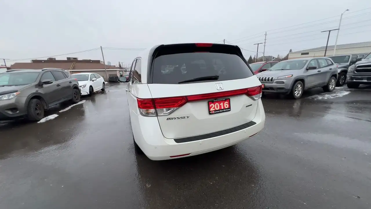 Honda Odyssey снимка Honda Odyssey