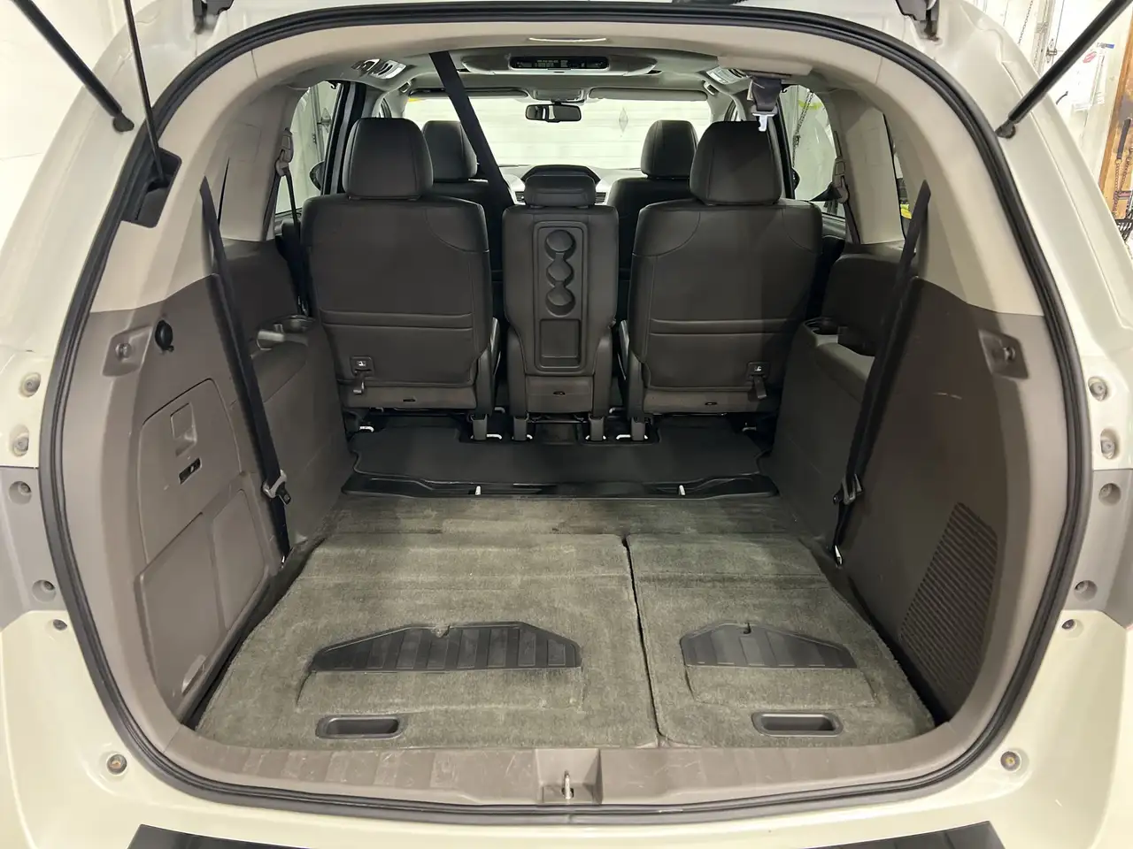 Honda Odyssey снимка Honda Odyssey